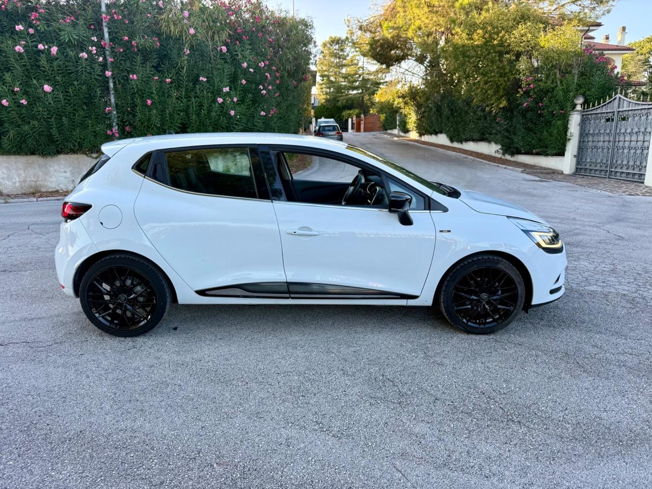 Renault Clio Benzina Euro6B Neopatentati Uniproprietà
