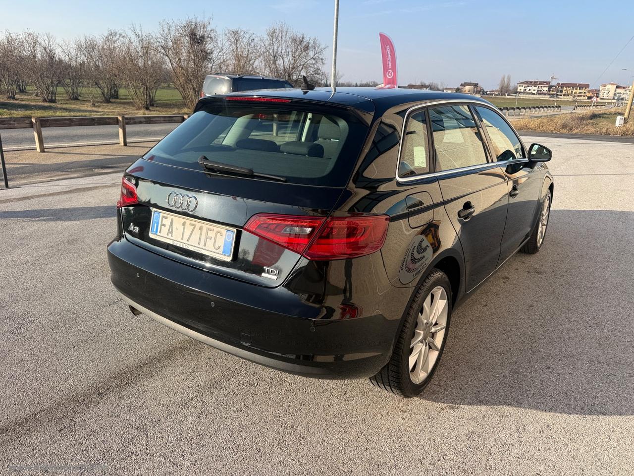 AUDI A3 SPB 1.6 TDI ultra Attraction EURO6 FARI LED NAVIGATORE