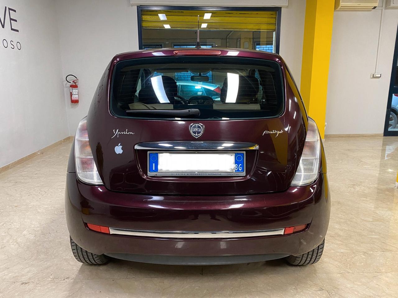 Lancia Ypsilon 1.3 MJT 90 CV Platino