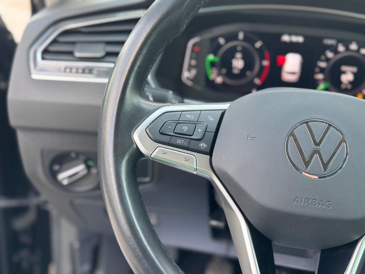 VOLKSWAGEN TIGUAN 2.0 TDI LIFE FULL IVA NEO PATENTATI