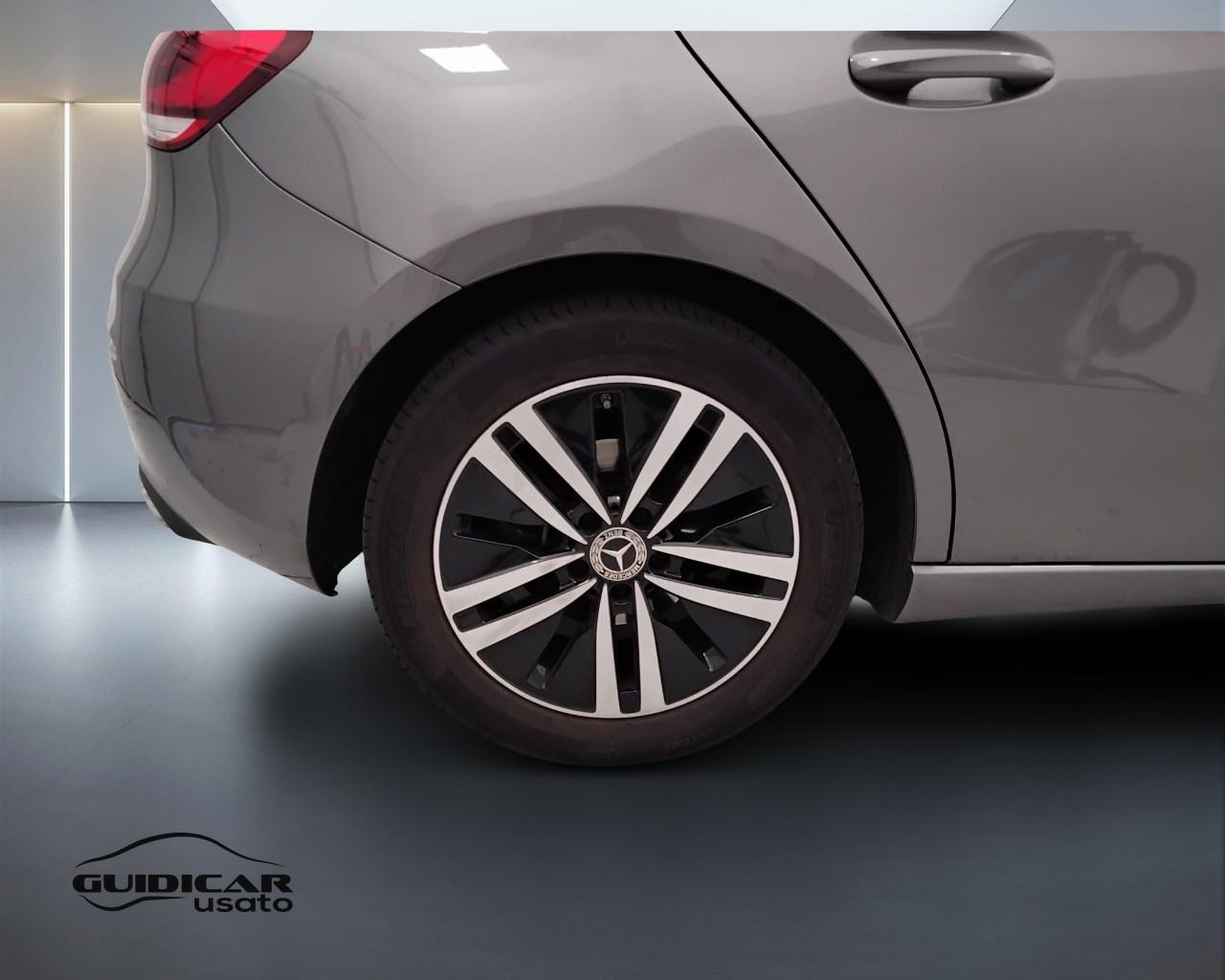 Mercedes-Benz Classe A - W177 2018 - A 180 d Sport auto