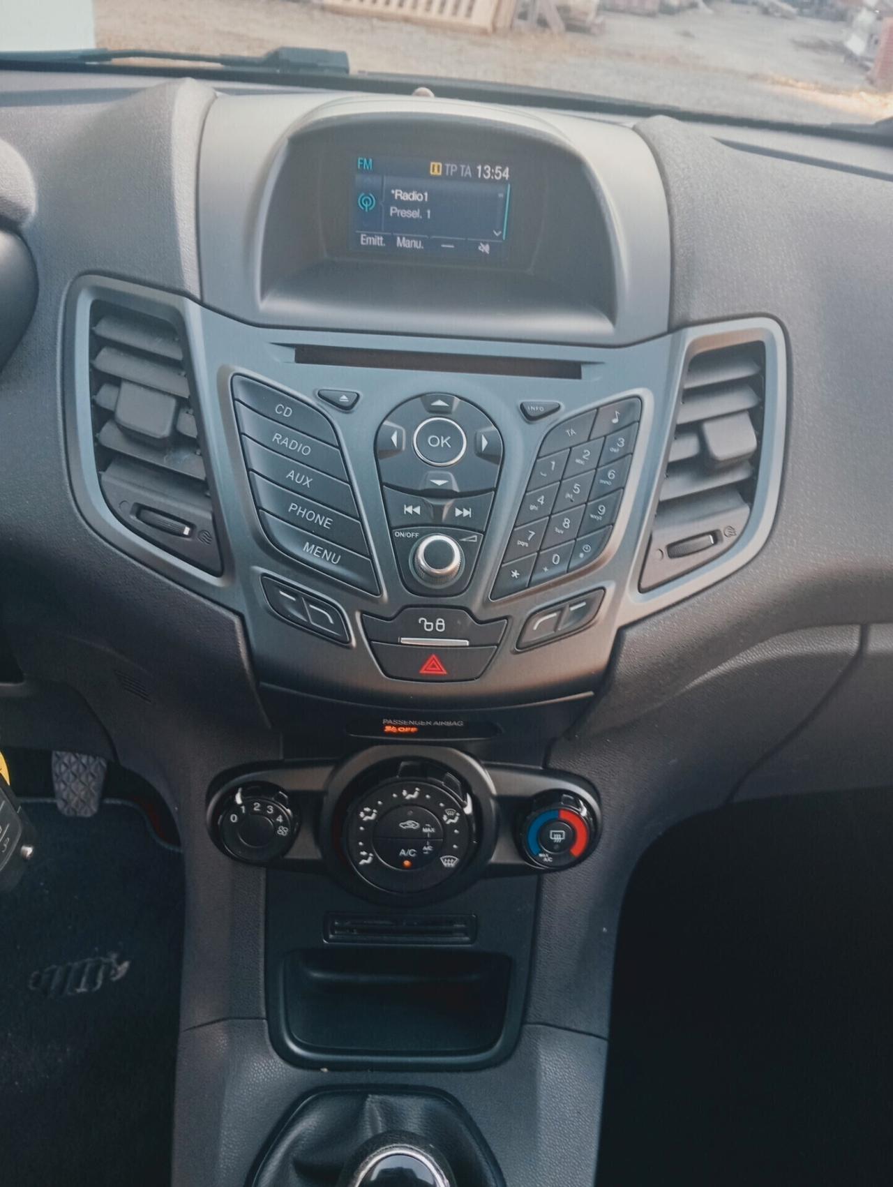 Ford Fiesta 1.4 3 porte Bz.- GPL Black & White Edition