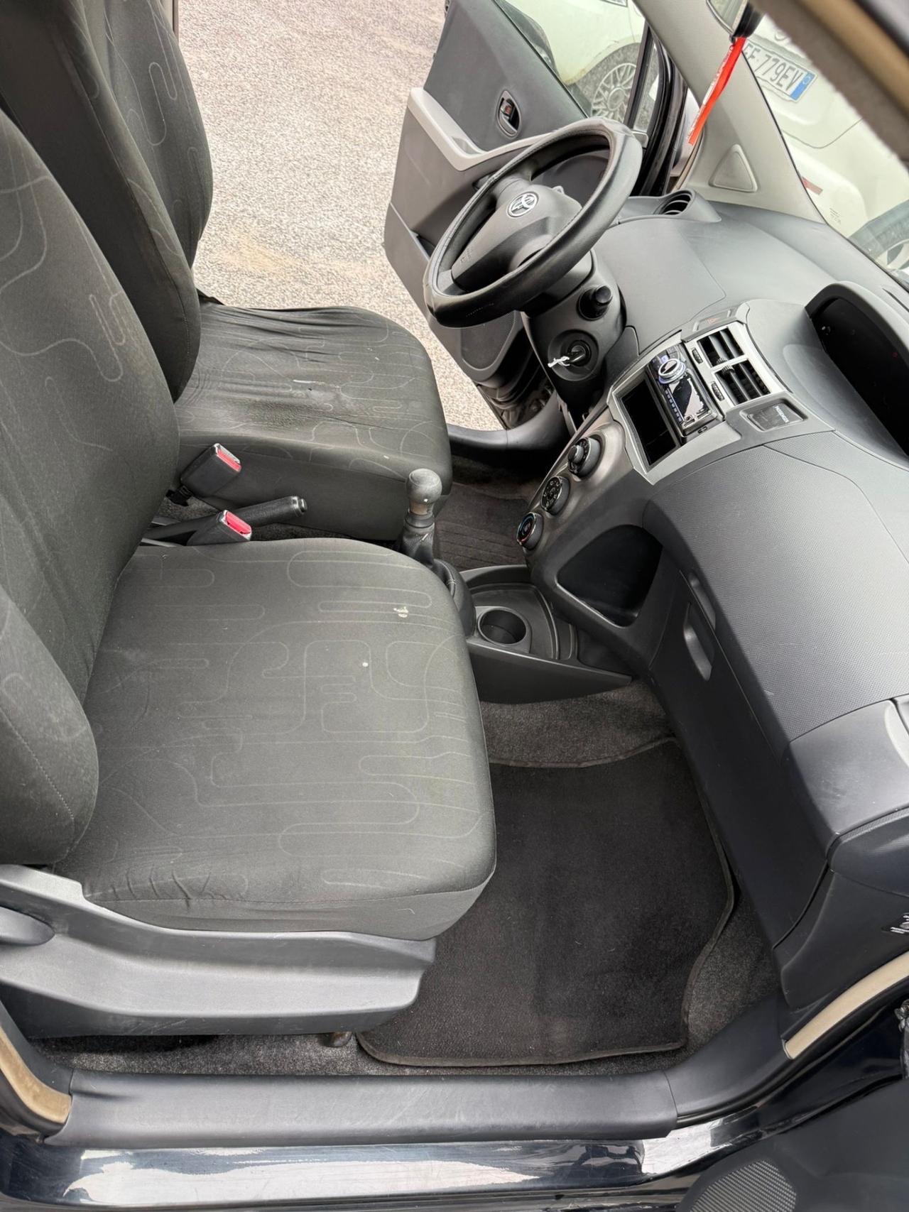 Toyota Yaris 1.0 5 porte Now