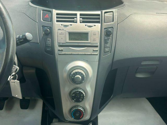 TOYOTA Yaris 1.0 3 porte Sol