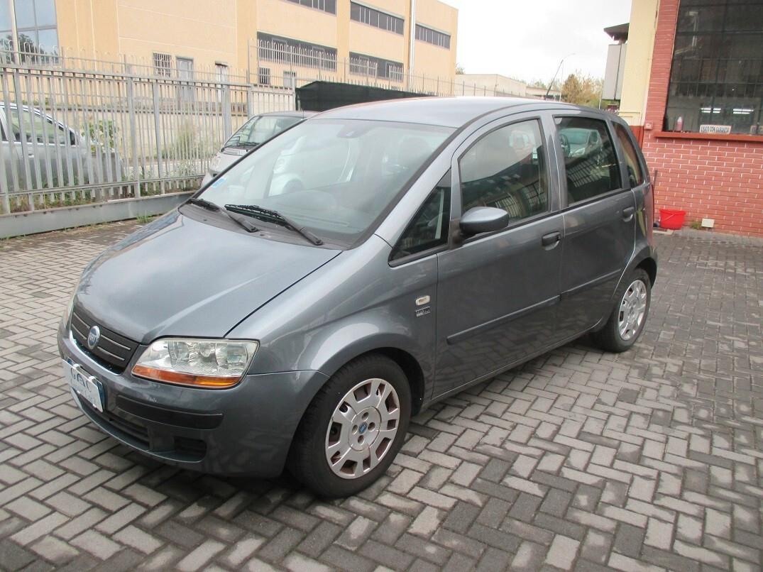 Fiat Idea 1.2 16V BlackLabel Per Neopatentati