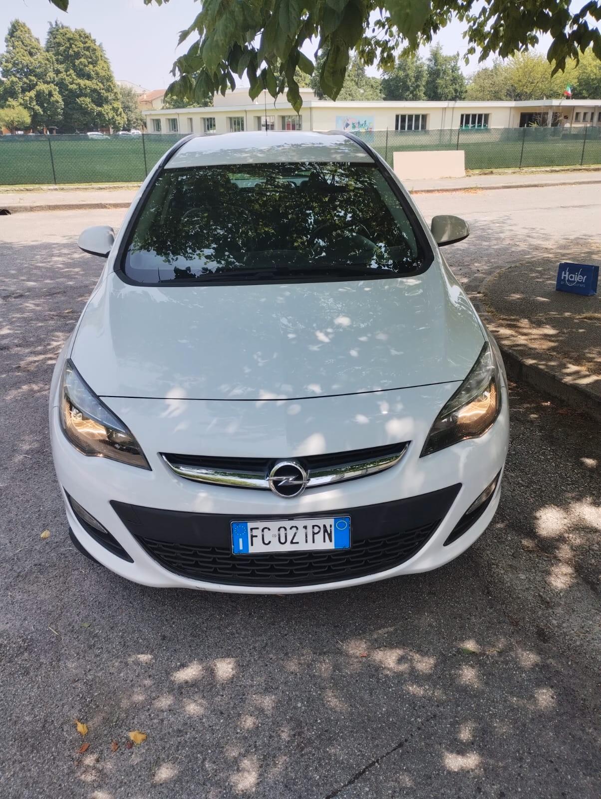 Opel Astra 1.4 Turbo 140CV Sports Tourer GPL Tech Cosmo