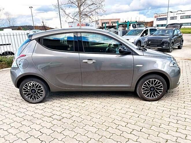 Lancia Ypsilon 1.0 FireFly 5 porte S&S Hybrid Gold Plus