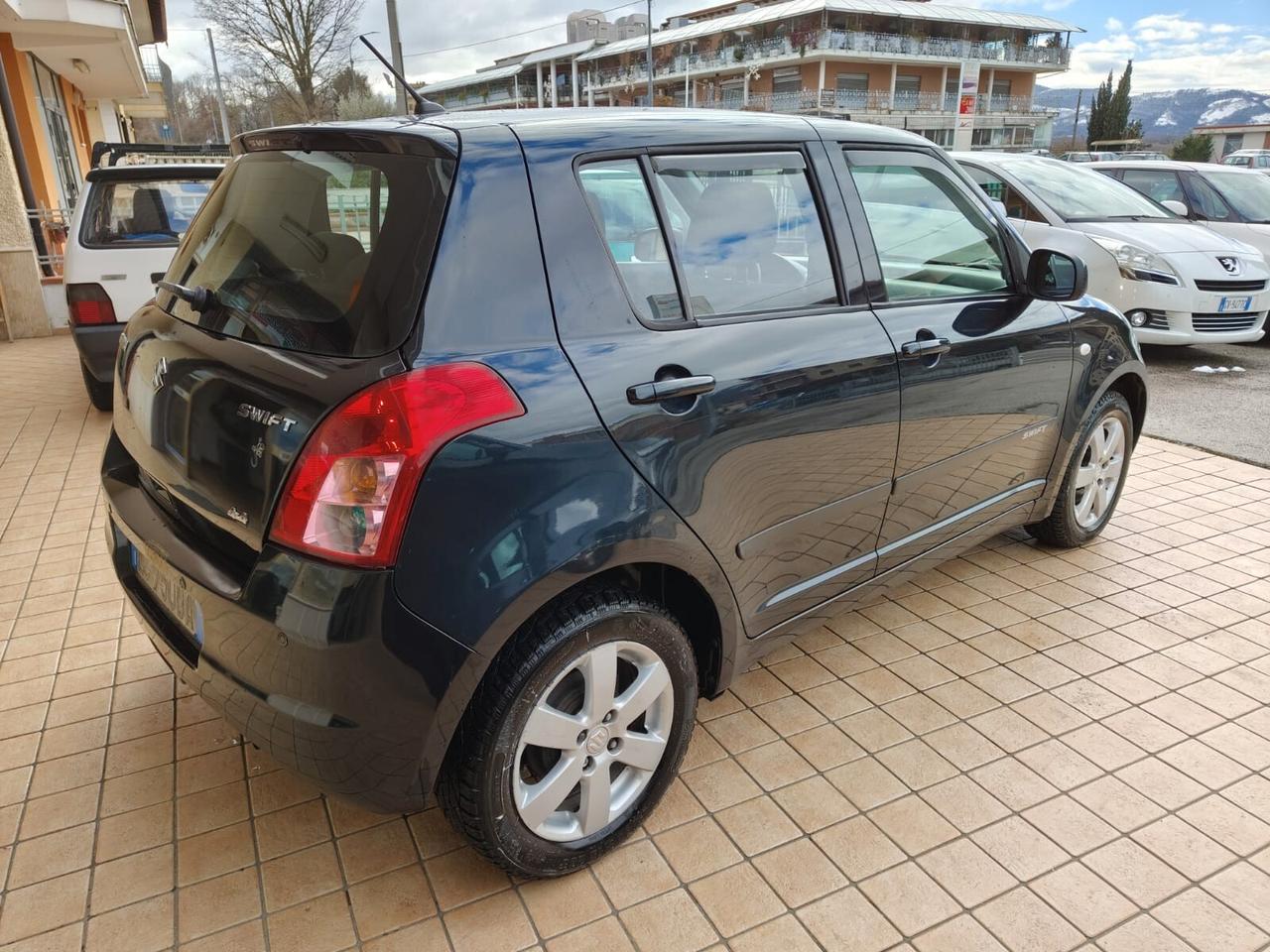 Suzuki Swift 1.3 4x4 5p. Outdoor Line GL