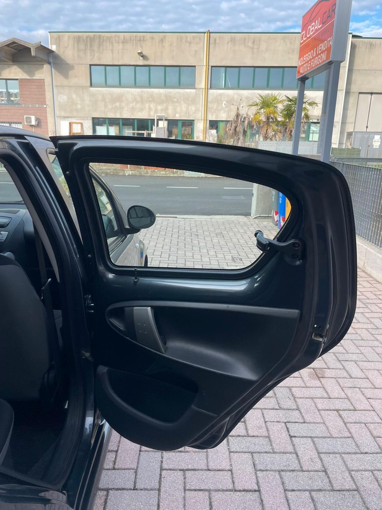 Toyota Aygo 1.0 12V VVT-i 5 porte Orange Connect