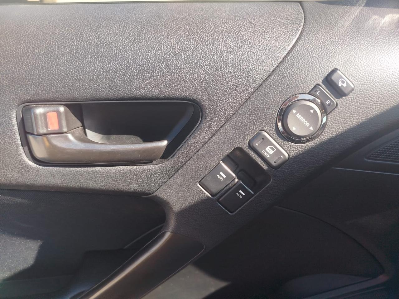 Hyundai Genesis Coupe 2.0 Turbo Sport