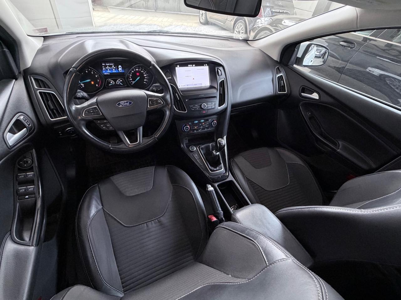Ford Focus 1.0 EcoBoost 125CV PANORAMICO Titanium