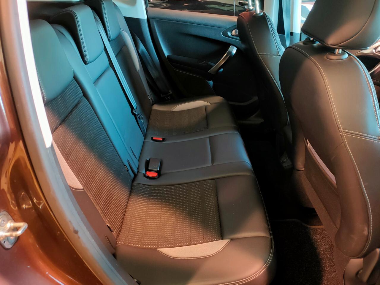 Peugeot 2008 1.6 e-HDi 92 CV Allure KM 95000