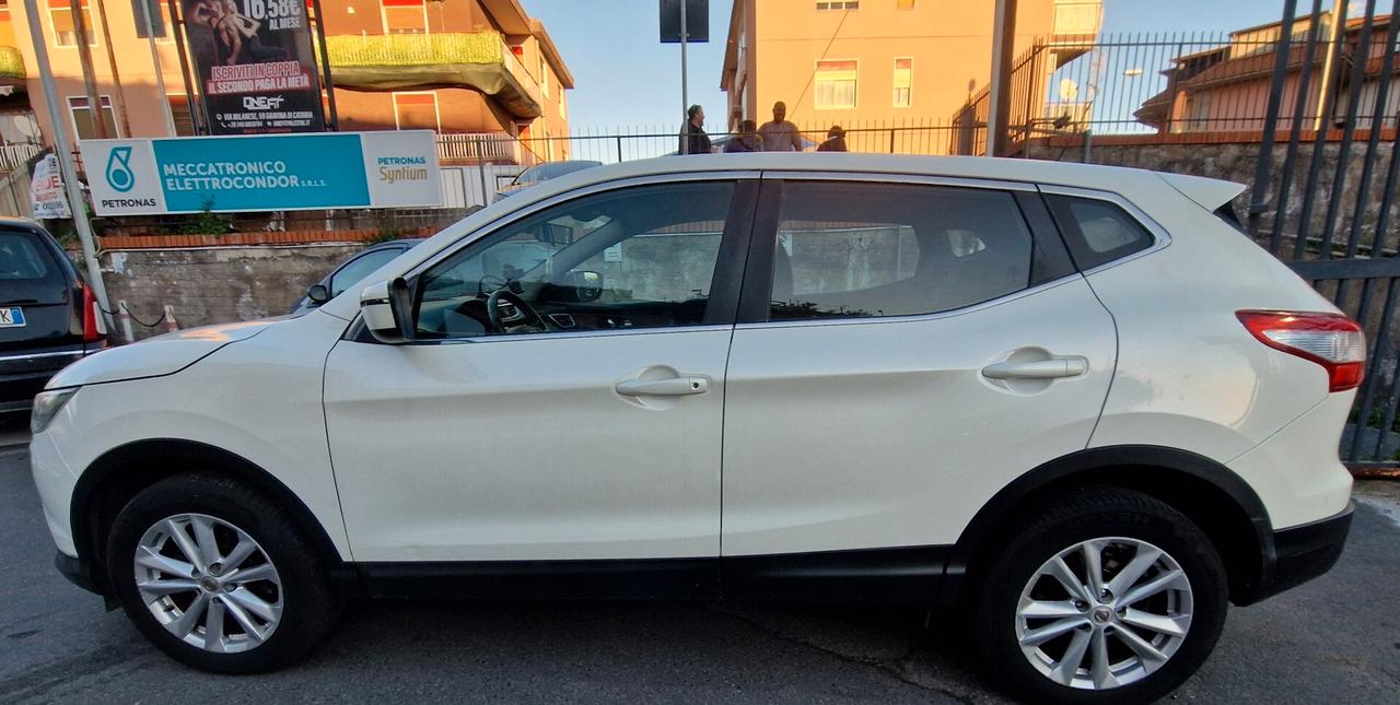 Nissan Qashqai 1.5 dCi DPF Tekna