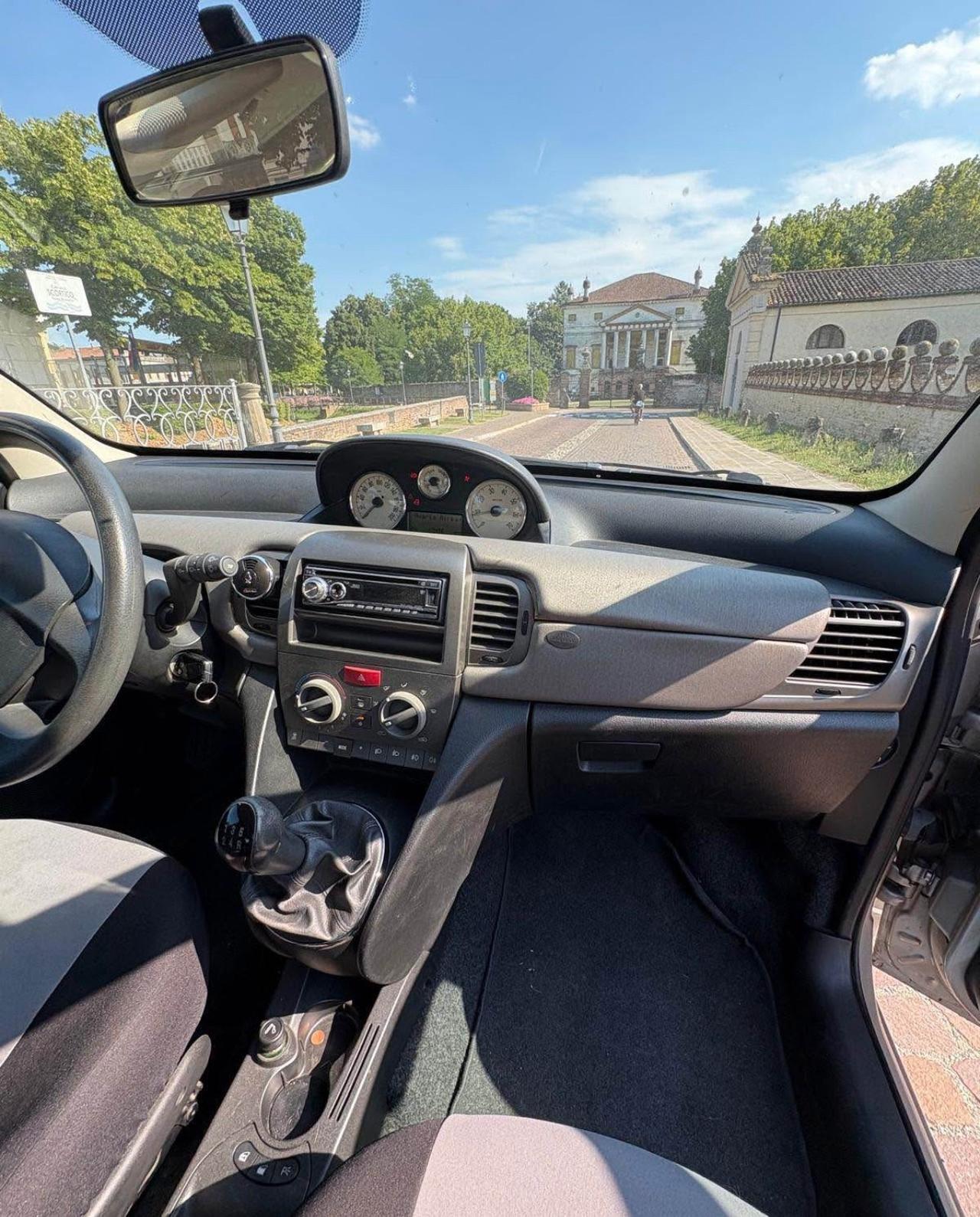Lancia Ypsilon 1.3 Multijet 16V Platino