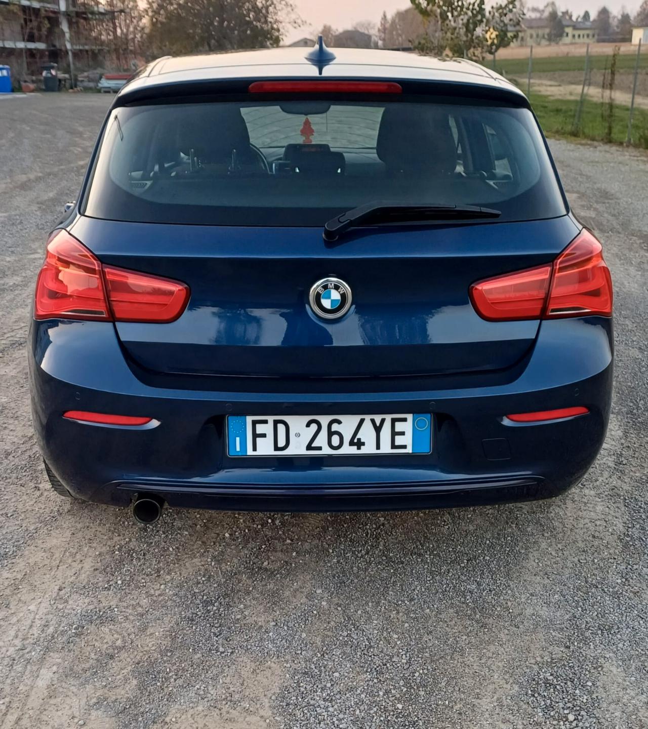 Bmw 116 116d 5p. Urban