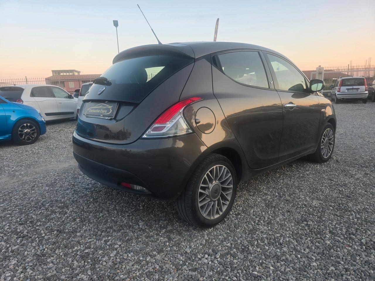 Lancia Ypsilon 1.2 69 CV 5 porte S&S Platinum