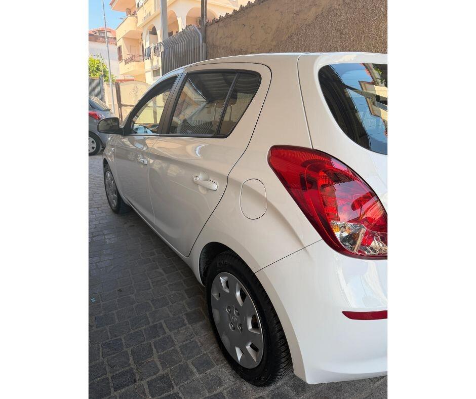 Hyundai i20 BENZINA