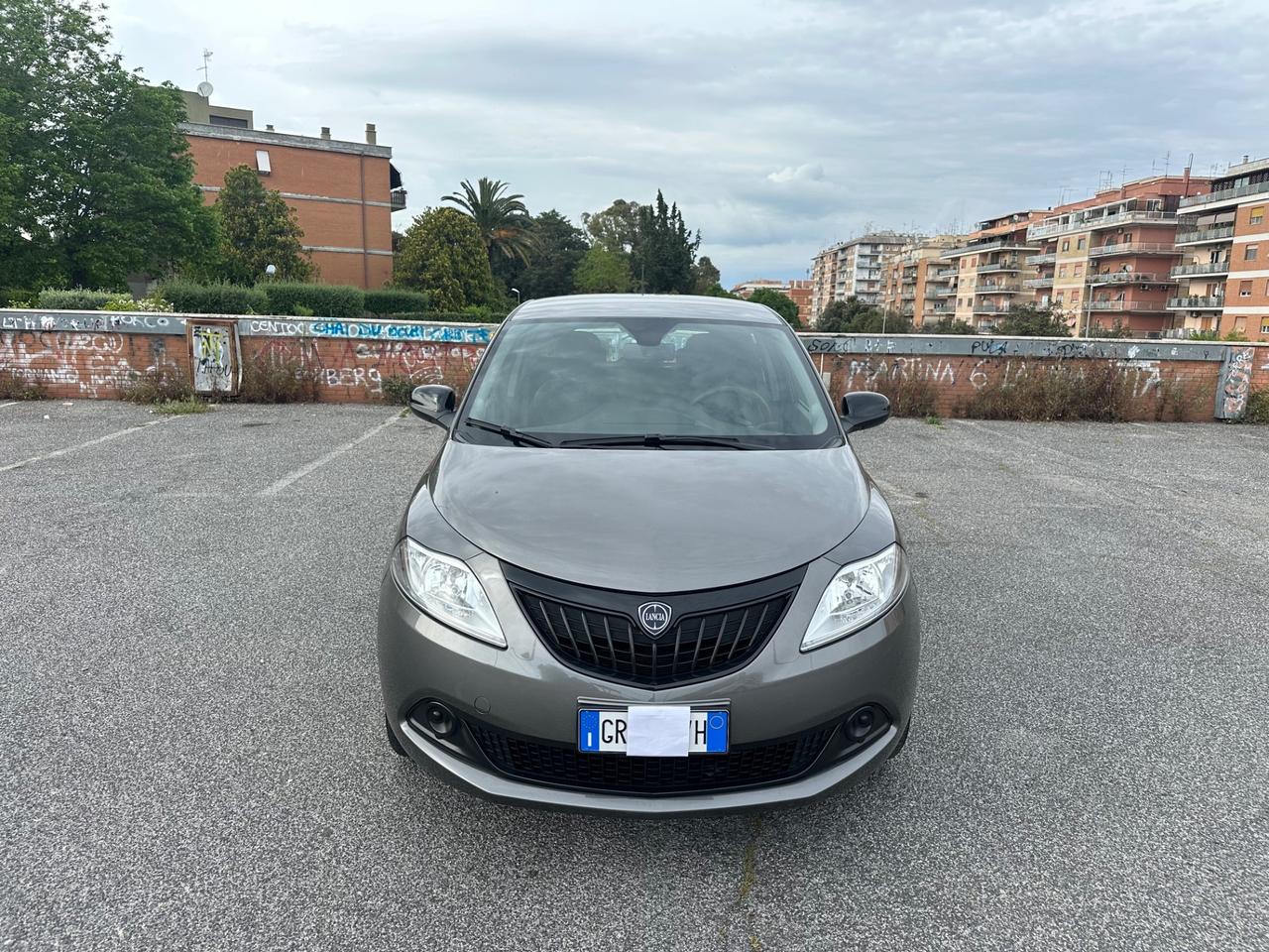 Lancia Ypsilon 1.0 Firefly Hybrid Silver