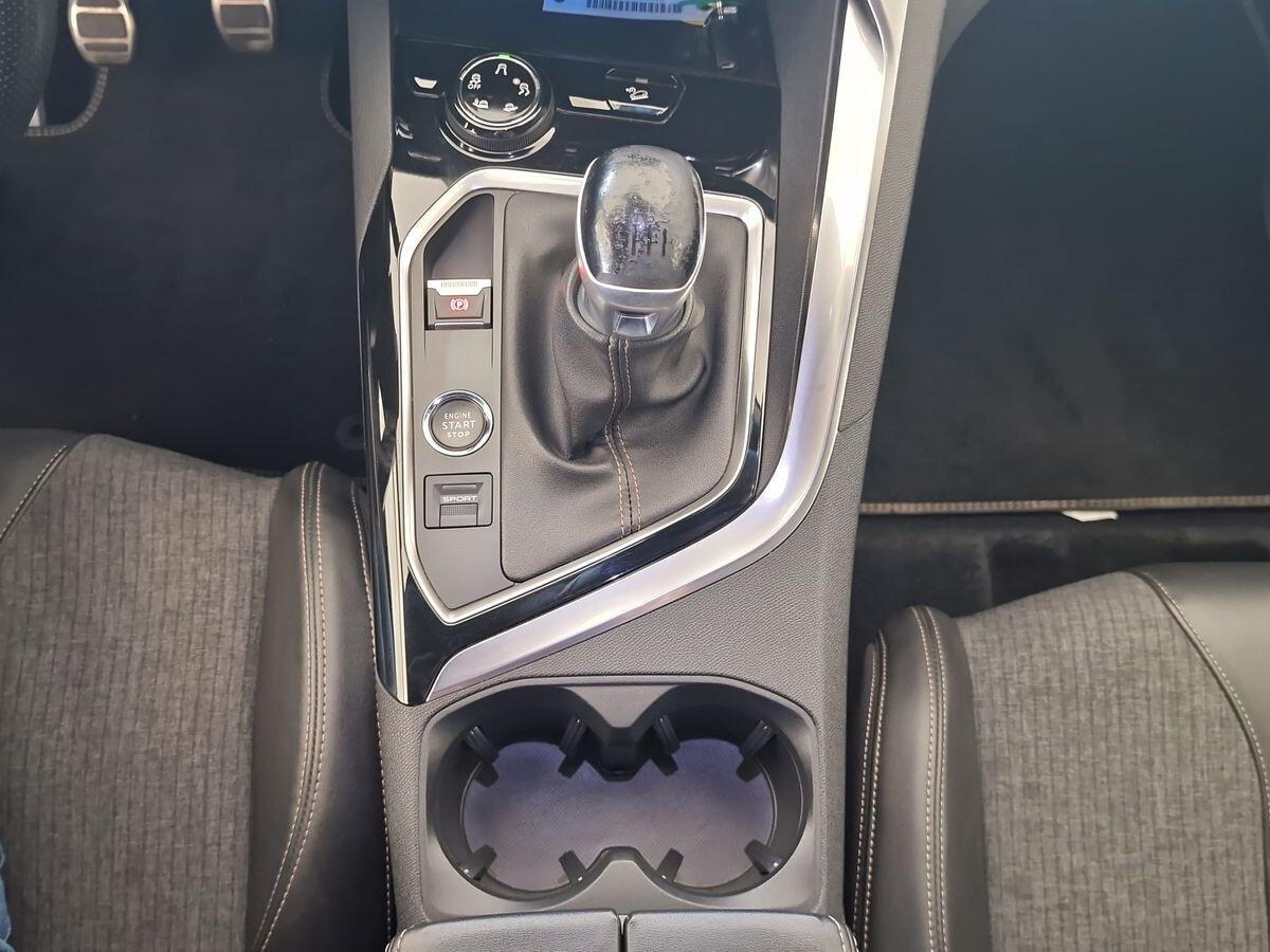 PEUGEOT 3008 1.5 DIESEL 130CV GT - LINE