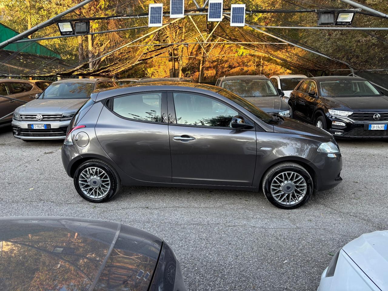 Lancia Ypsilon 1.3 MJT 5 porte OK Neopatentati