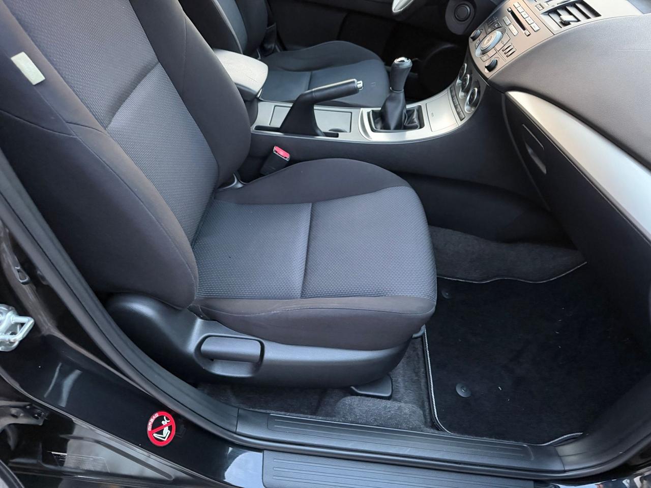 Mazda 3 1.6 MZR 105 CV 5p. Advanced neopatentati