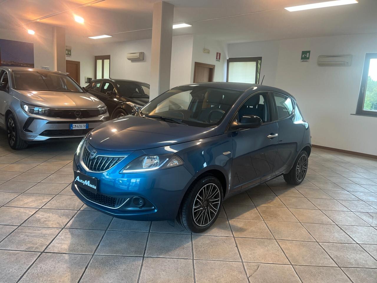 Lancia Ypsilon 1.0 FireFly 5 porte S&S Hybrid Silver Plus