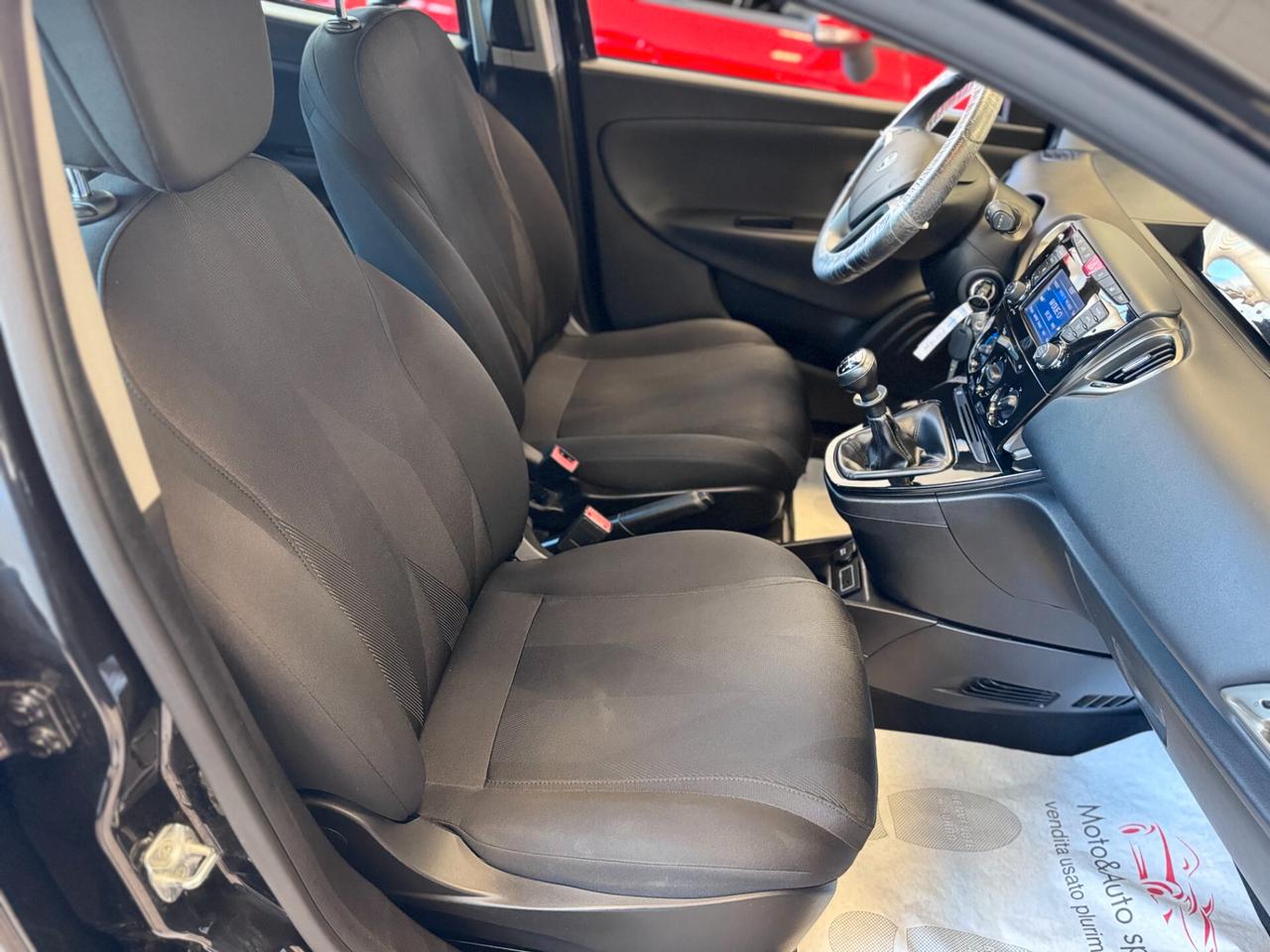 Lancia Ypsilon 1.2 69 CV 5 porte S&S Platinum