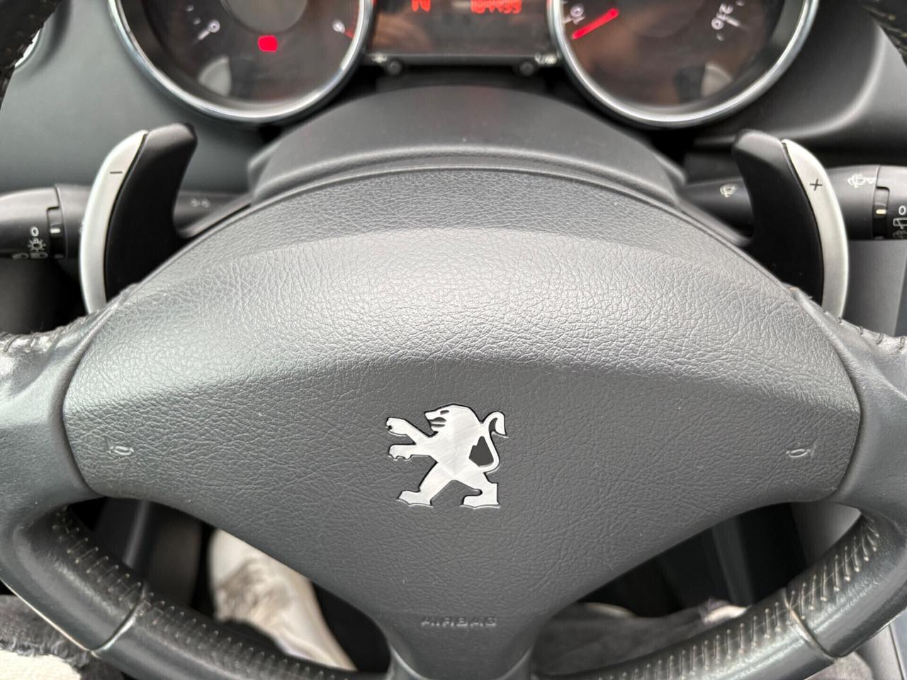 Peugeot 3008 1.6 HDi 110CV cambio robotizzato Business