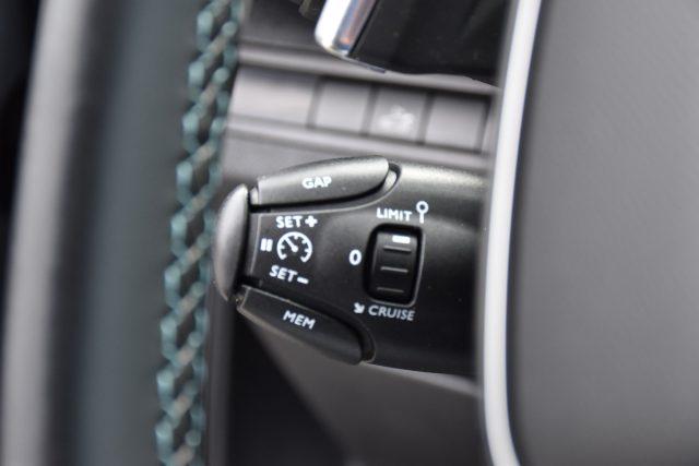 PEUGEOT 5008 BlueHDi 130 S&S EAT8 Crossway