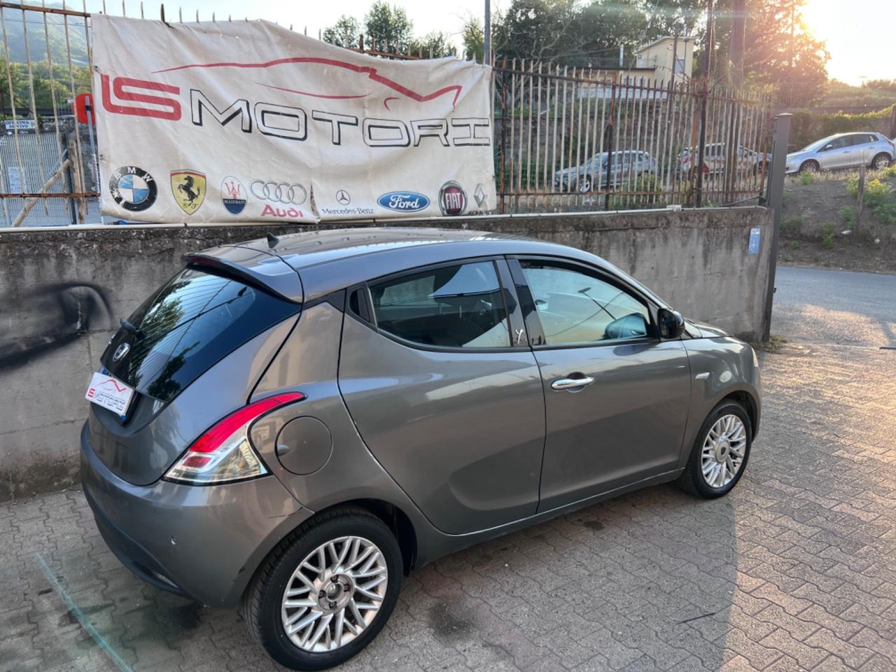 Lancia Ypsilon 1.3 MJT 16V 95 CV 5 porte S&S Gold Blockshaft