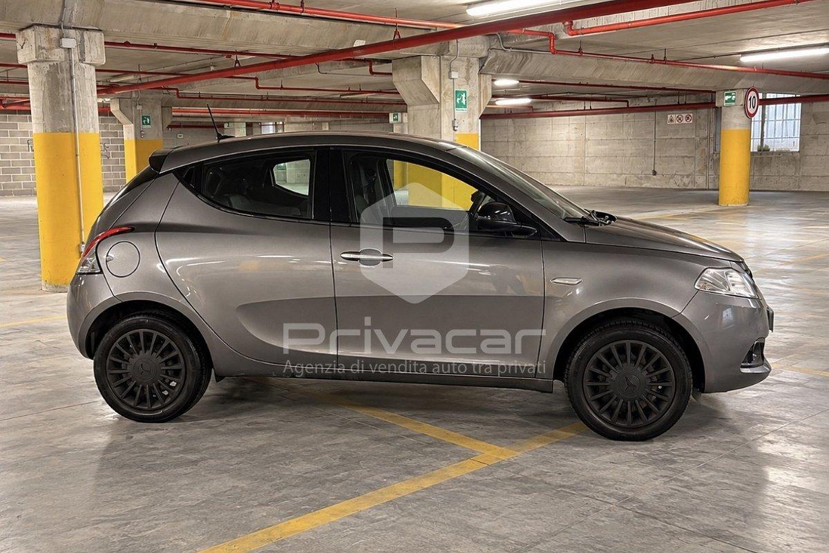 LANCIA Ypsilon 1.0 FireFly 5 porte S&S Hybrid Silver