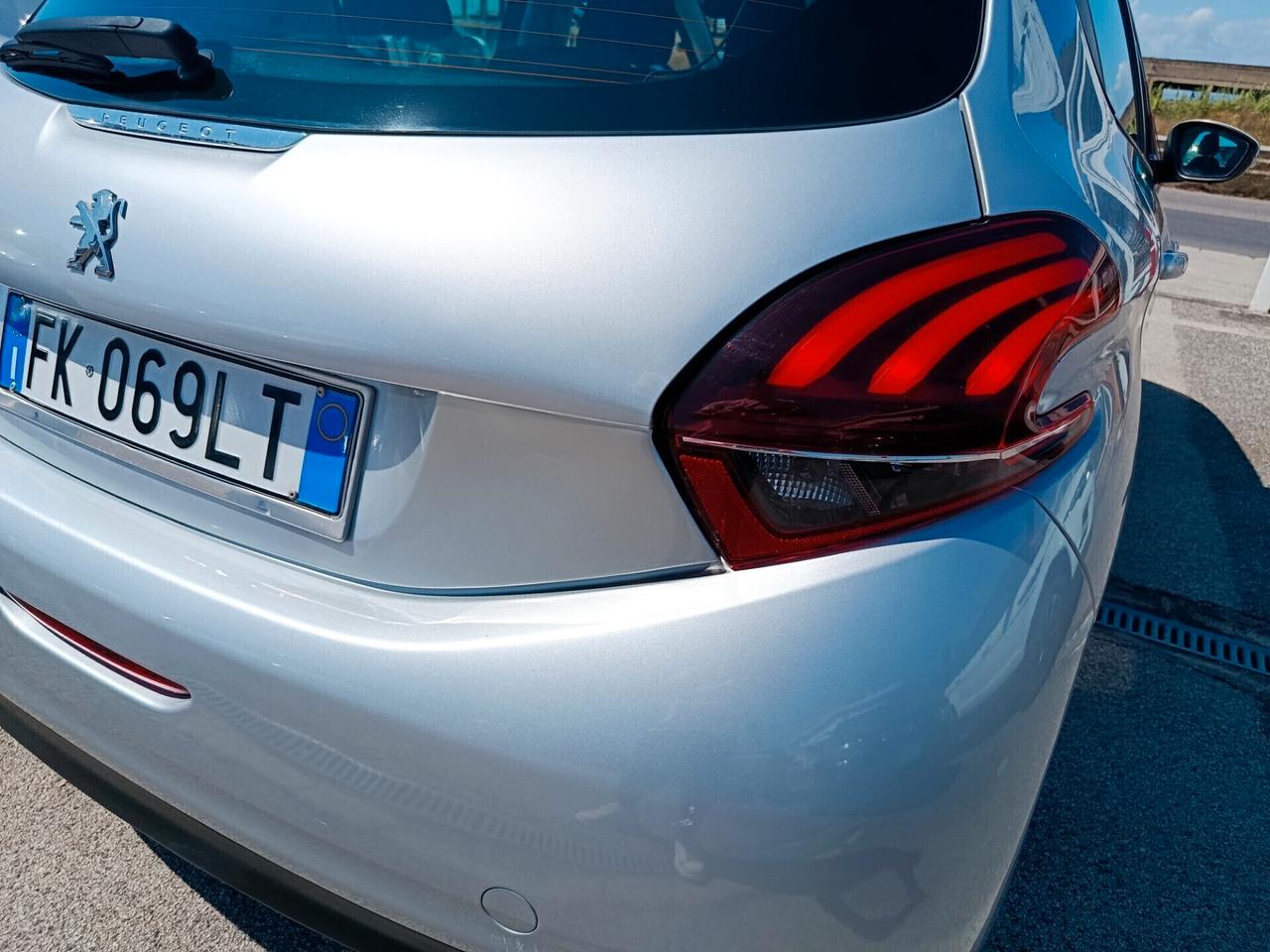 Peugeot 208 BlueHDi 75CV Allure 5 porte