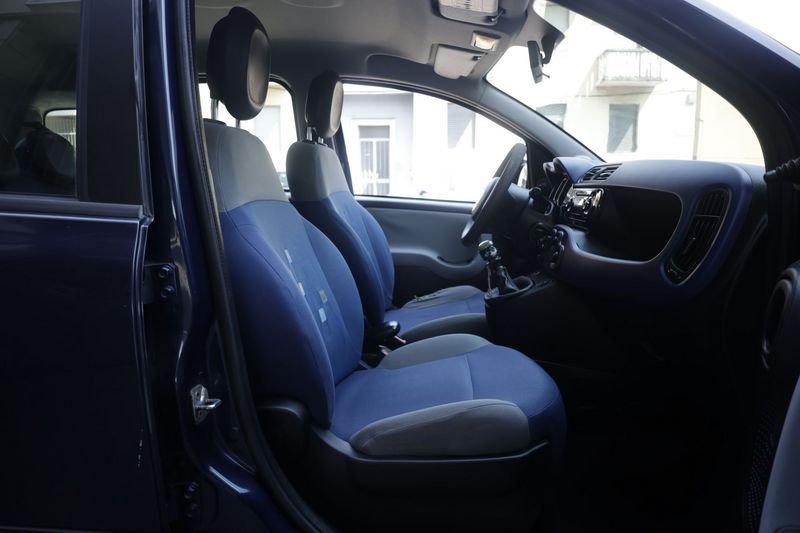 FIAT Panda FIAT Panda 1.2 Lounge 51KW ANNO 2012