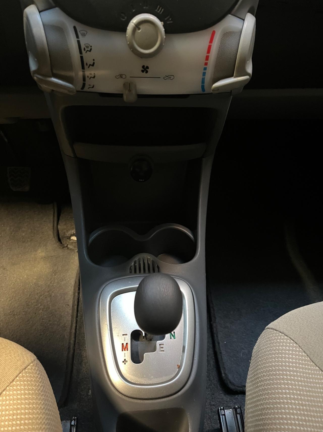 Peugeot 107 1.0 68CV 5p. Sweet Years 2Tronic