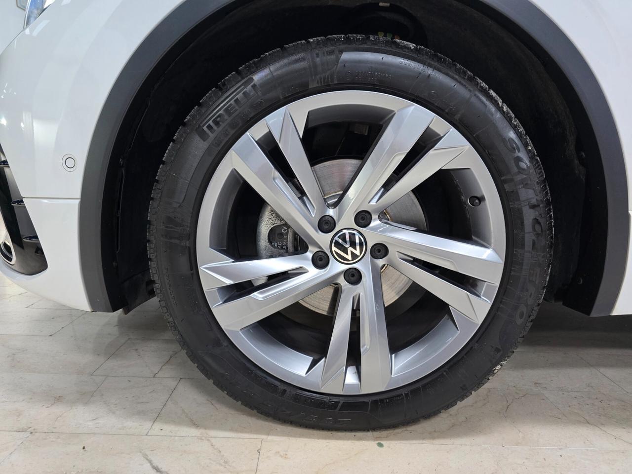 Volkswagen Tiguan 2.0 TDI 150 CV SCR DSG R-Line (Camera 360)