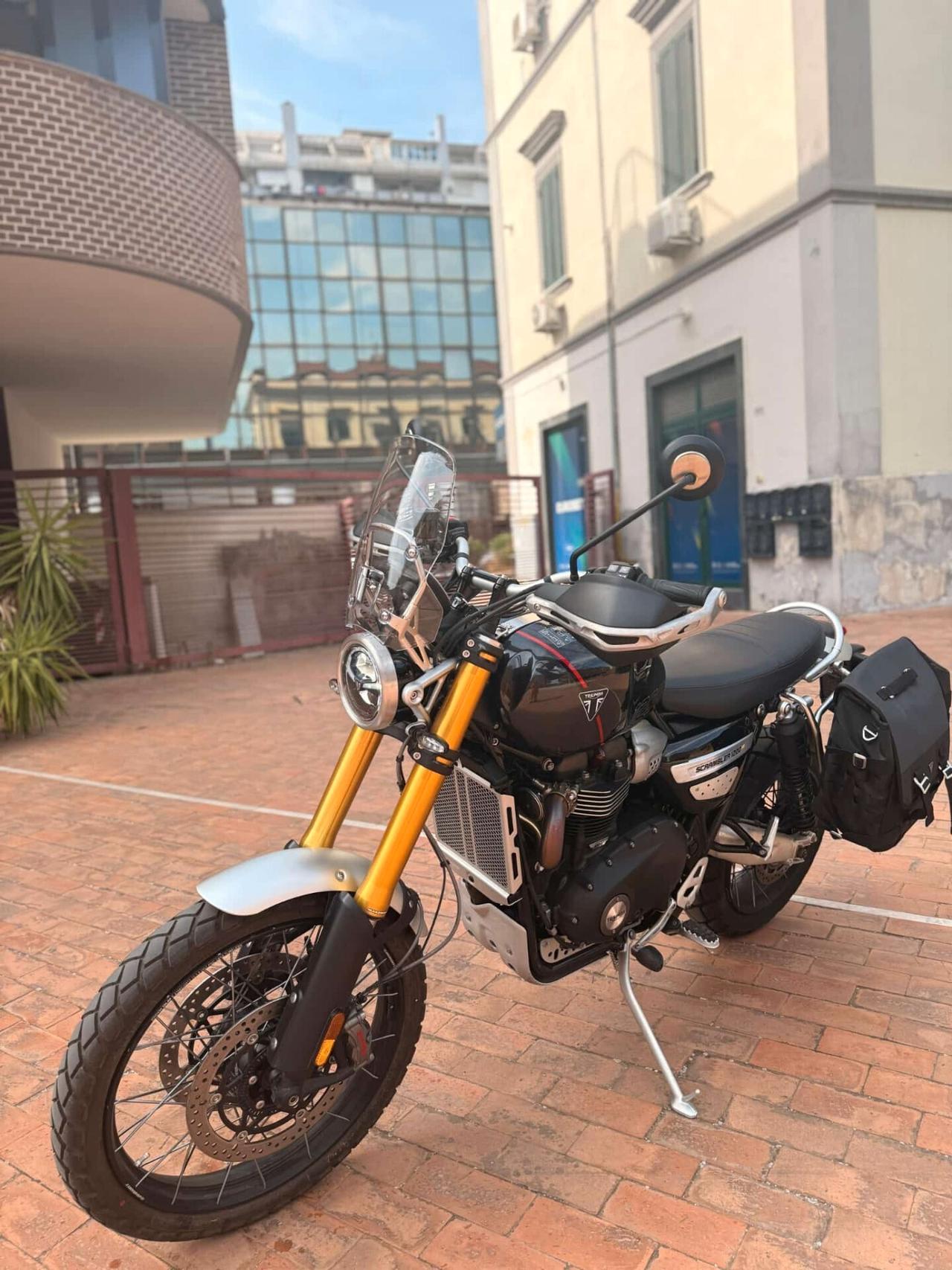 TRIUMPH SCRAMBLER 1200 XE