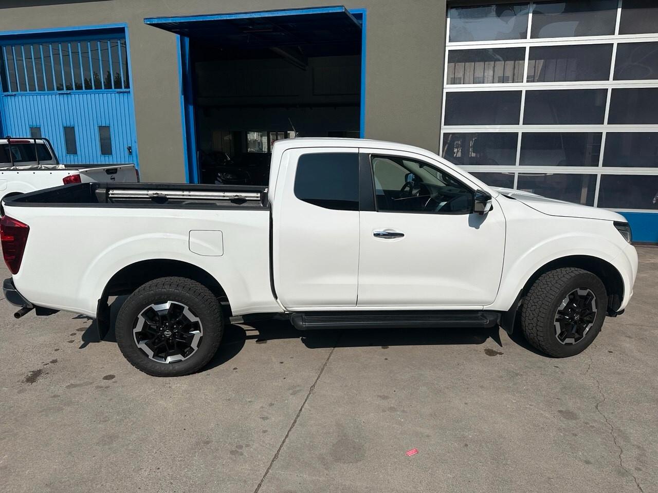 Nissan Navara 2.3 dCi 4WD King Cab Acenta