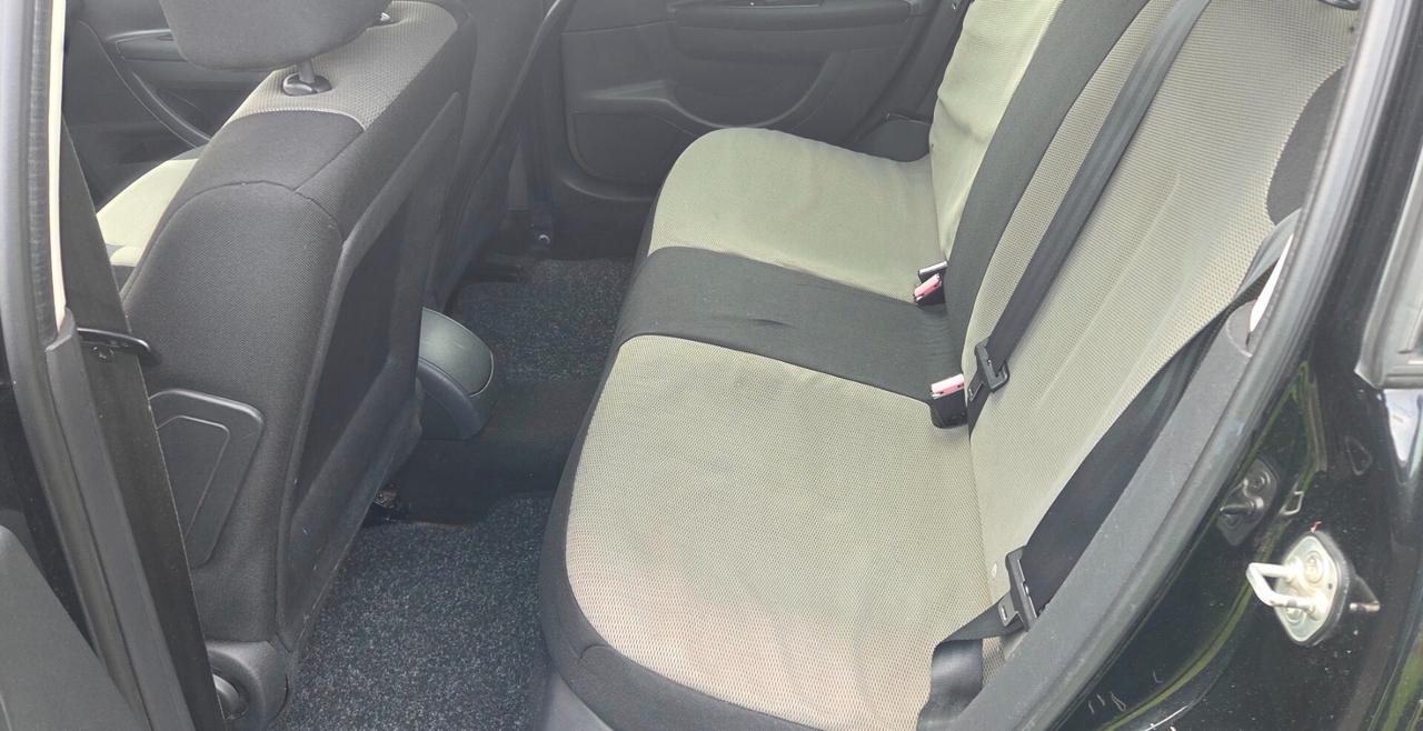 Citroen C4 1.6 HDi 90CV 5 porte