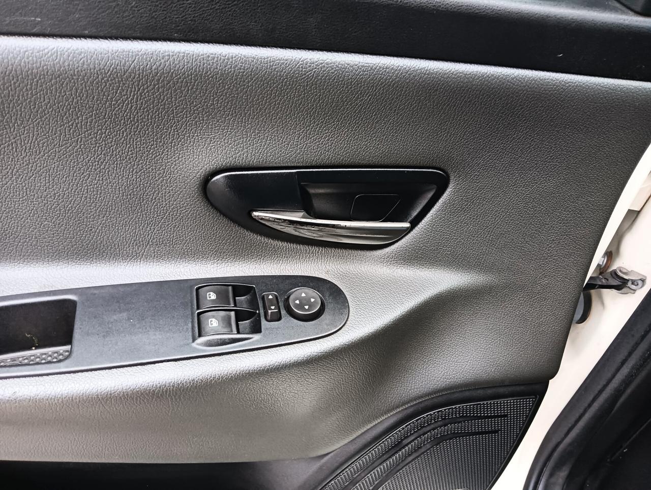 Lancia Ypsilon 1.2 69 CV 5 porte Platinum