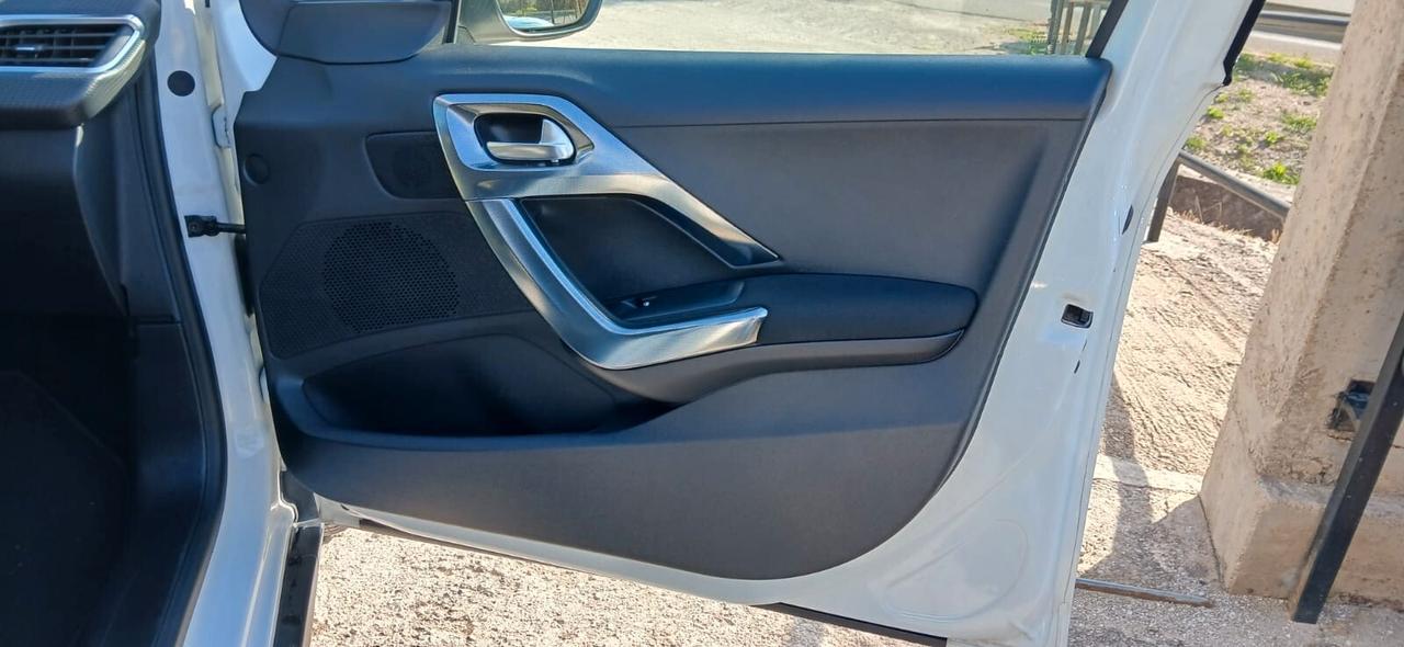 Peugeot 2008 BlueHDi 100 Allure - 2016