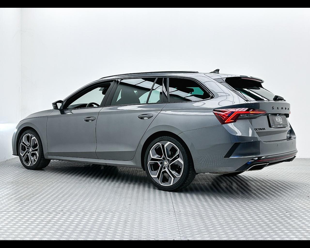 SKODA Octavia 2.0 TDI EVO SCR 200 CV DSG 4x4 Wagon RS