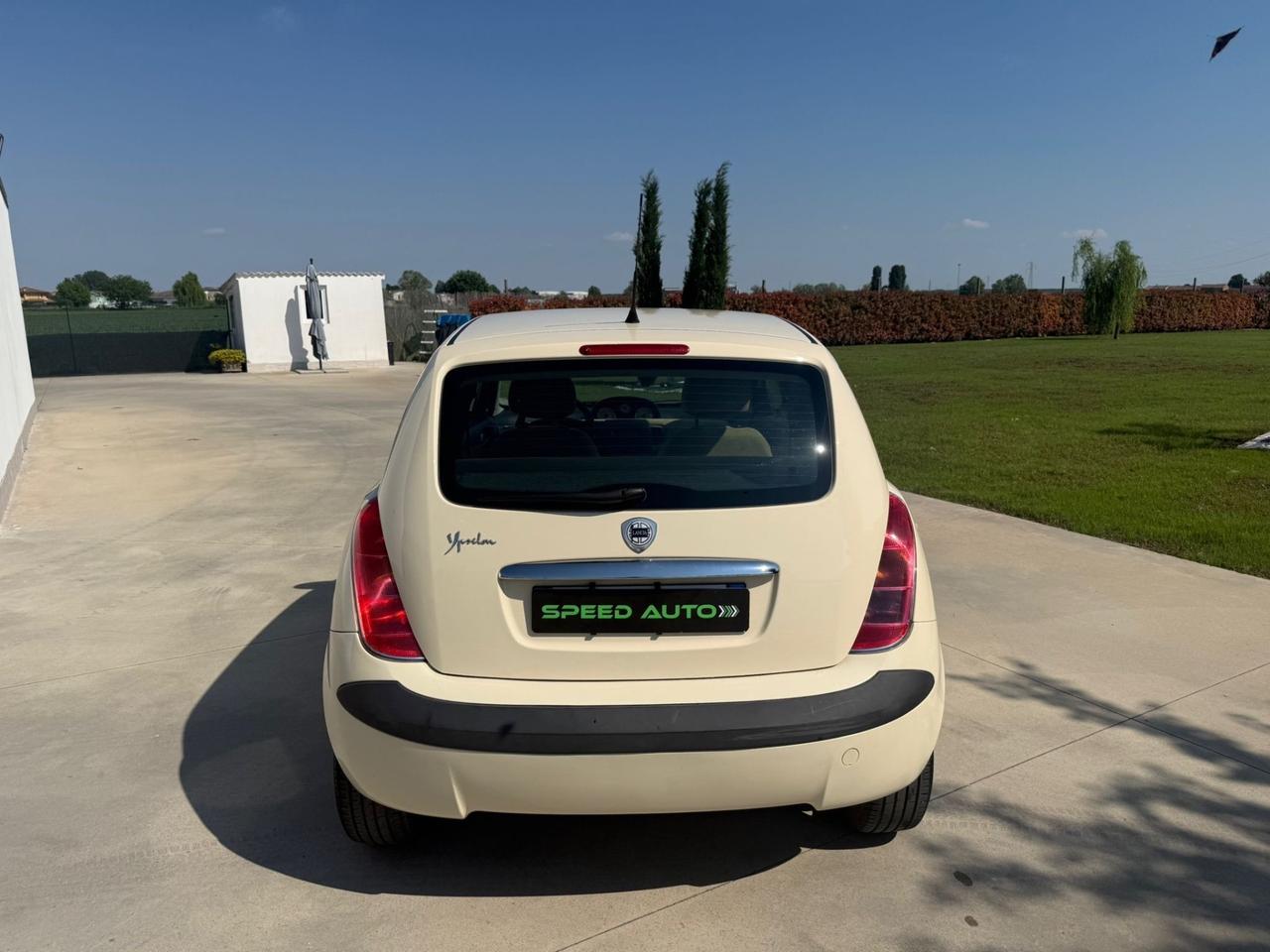 Lancia Ypsilon 1.2 16V Argento