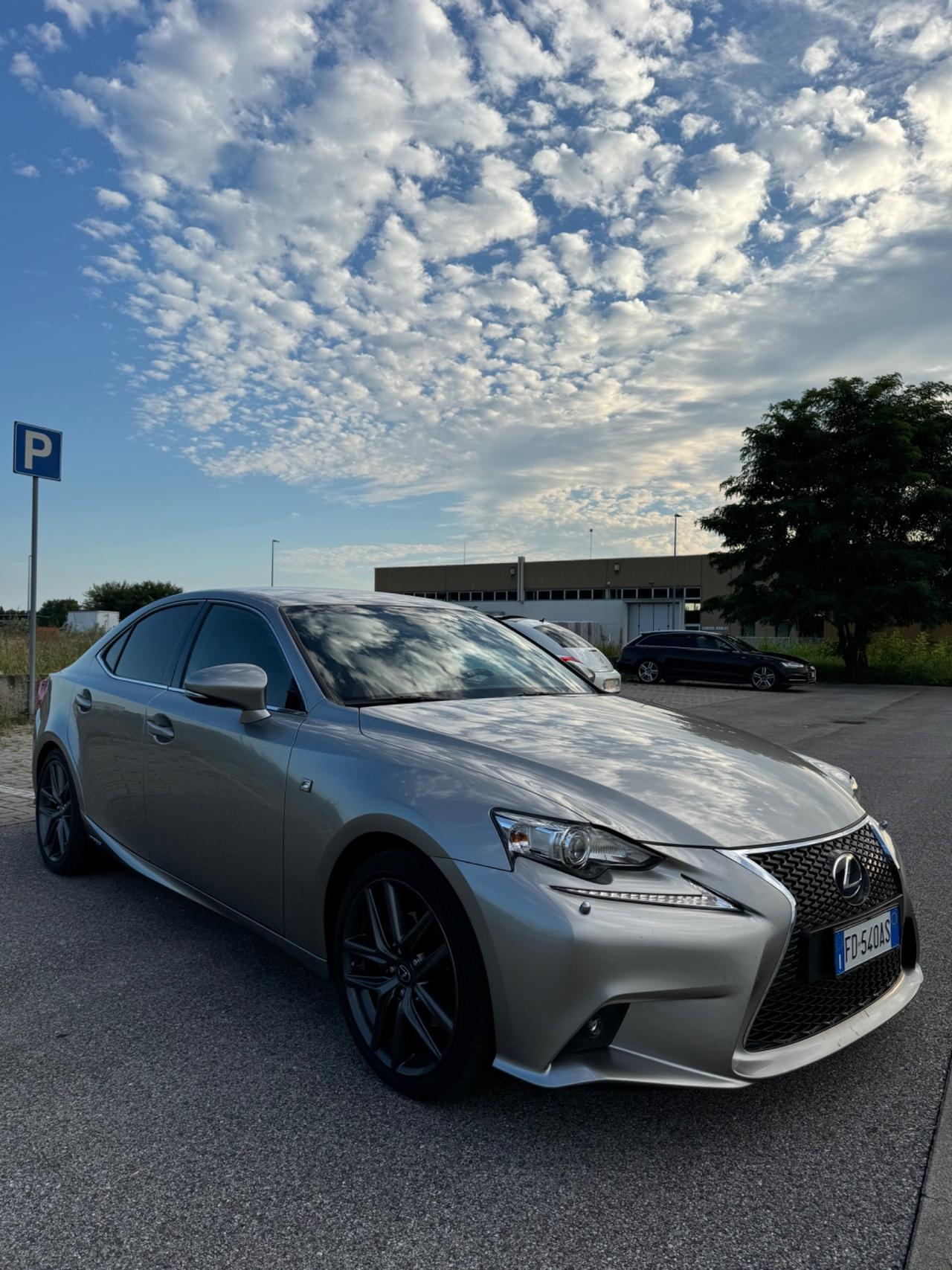 Lexus IS 300 Hybrid FSport