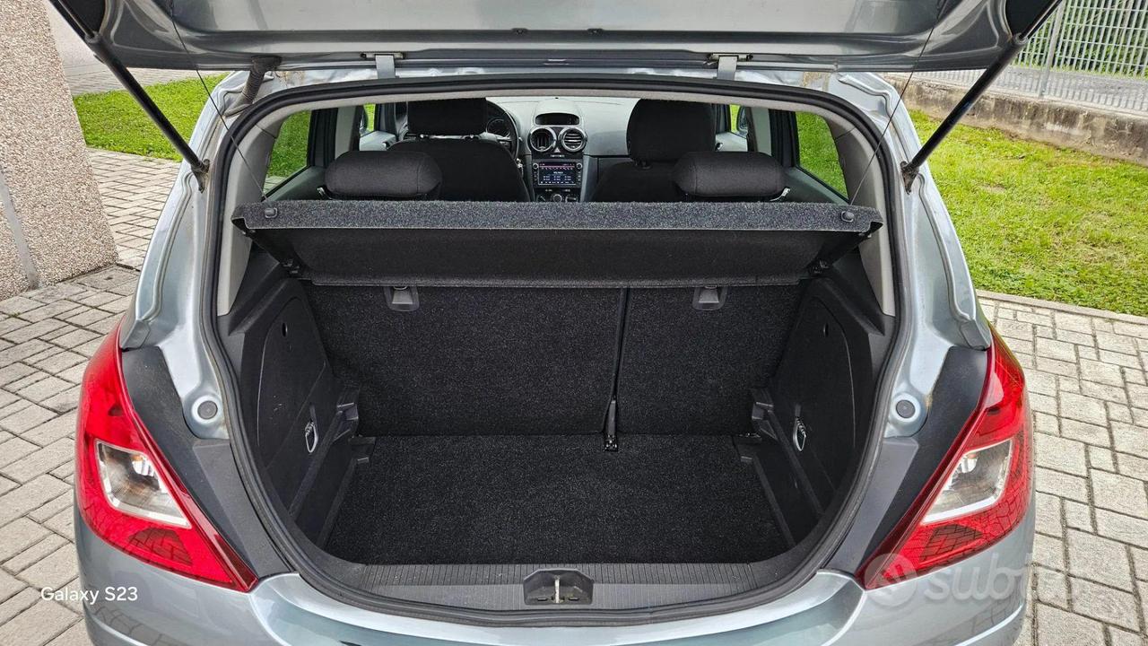 Opel Corsa 1.2 benzina 63Kw anno 2010