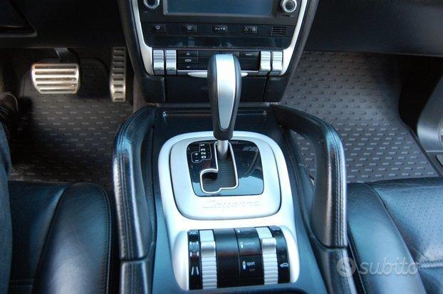 Porsche Cayenne TURBO " TAGLIANDI UFFICIALI " DA VETRINA, CONDIZIONI OTTIME