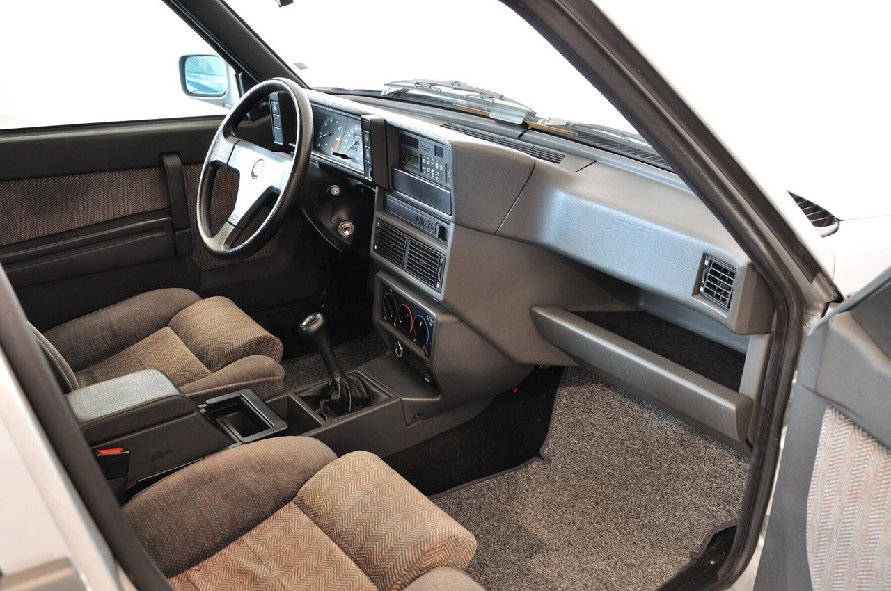 Alfa Romeo 75 2.0i Twin Spark CRS tagliandata perfetta