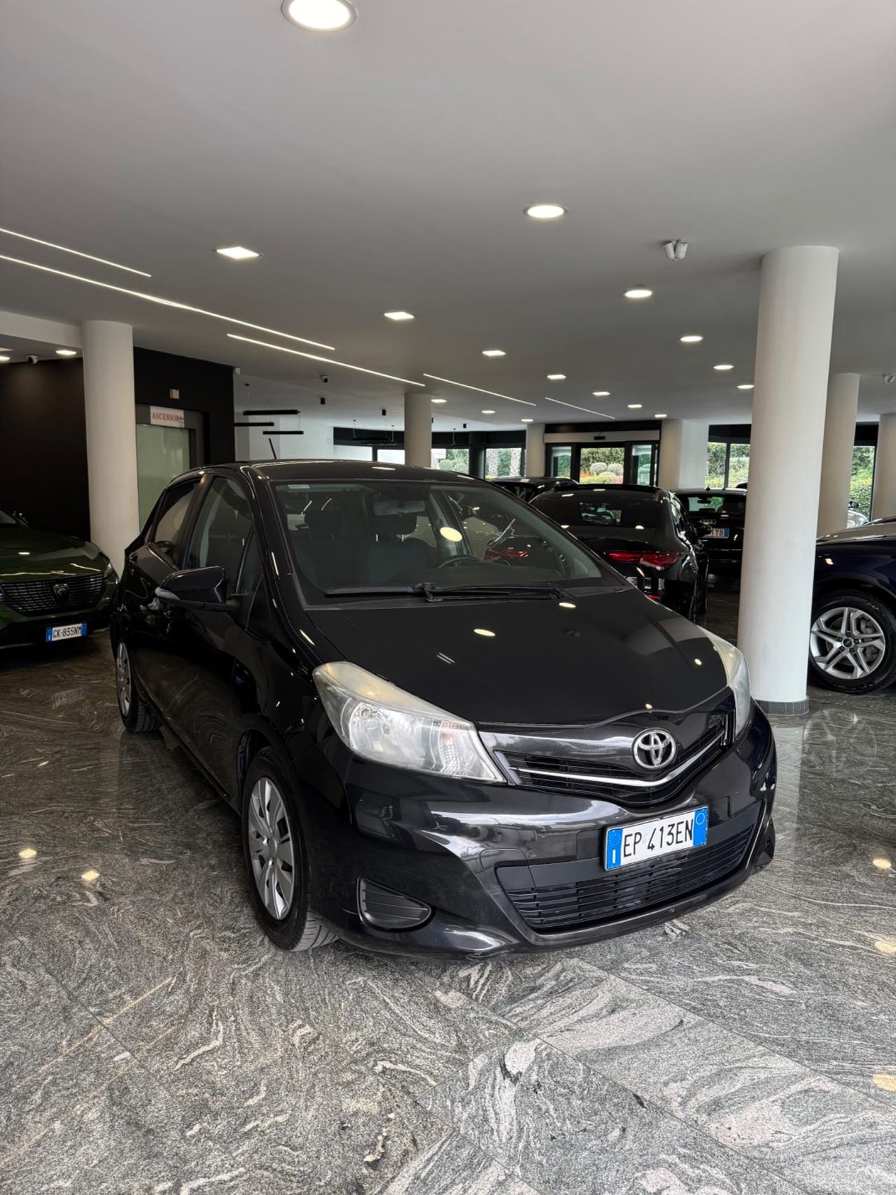 Toyota Yaris 1.0 5 porte Active