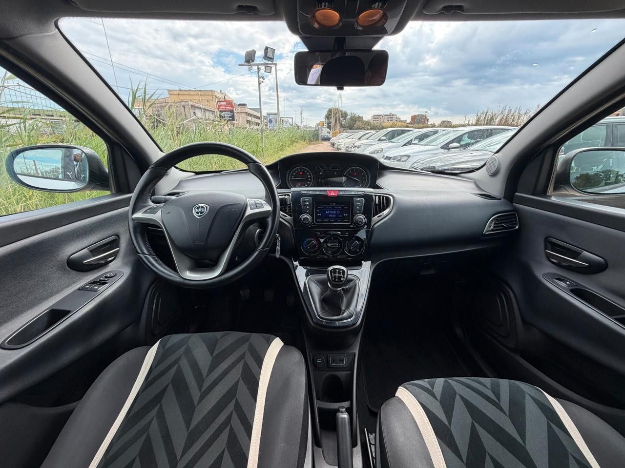 LANCIA YPSILON 1.2 136.000 KM ANNO 2016 GARANTITA