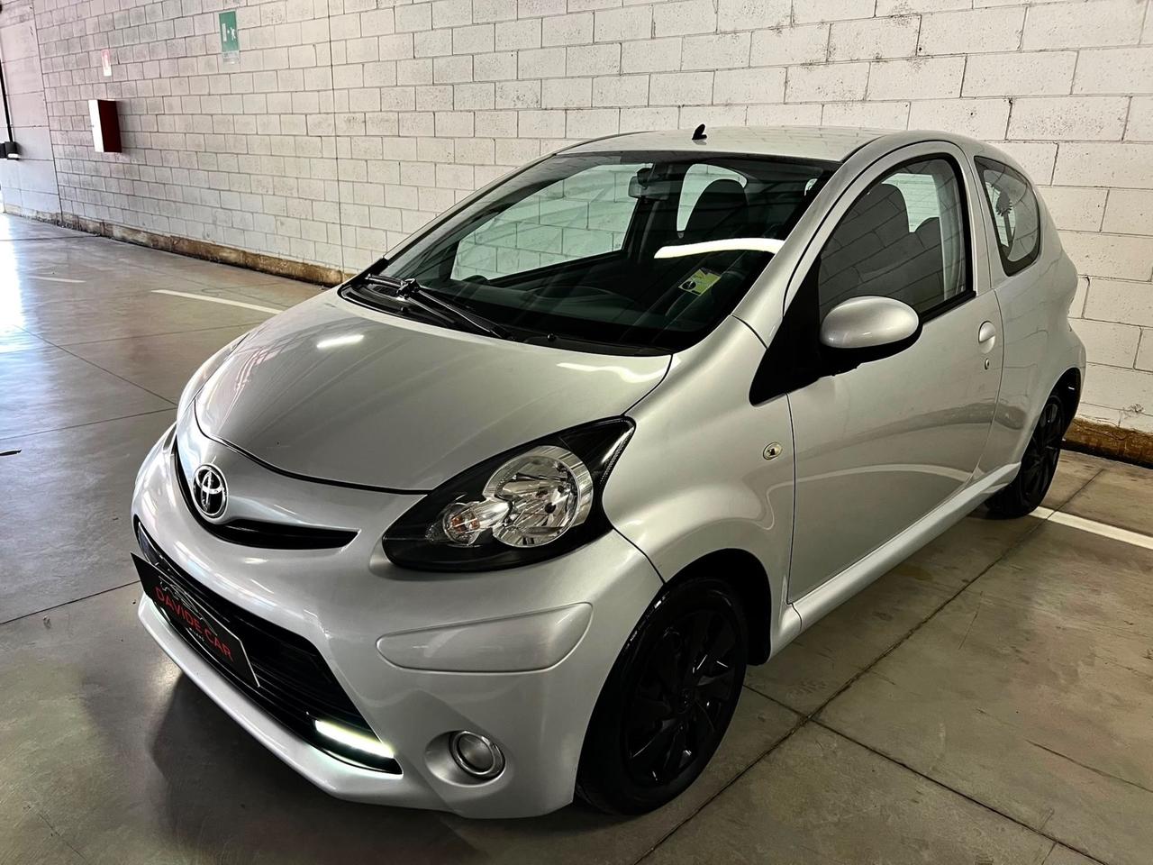 Toyota Aygo 1.0 12V VVT-i 3 porte Lounge Connect MMT