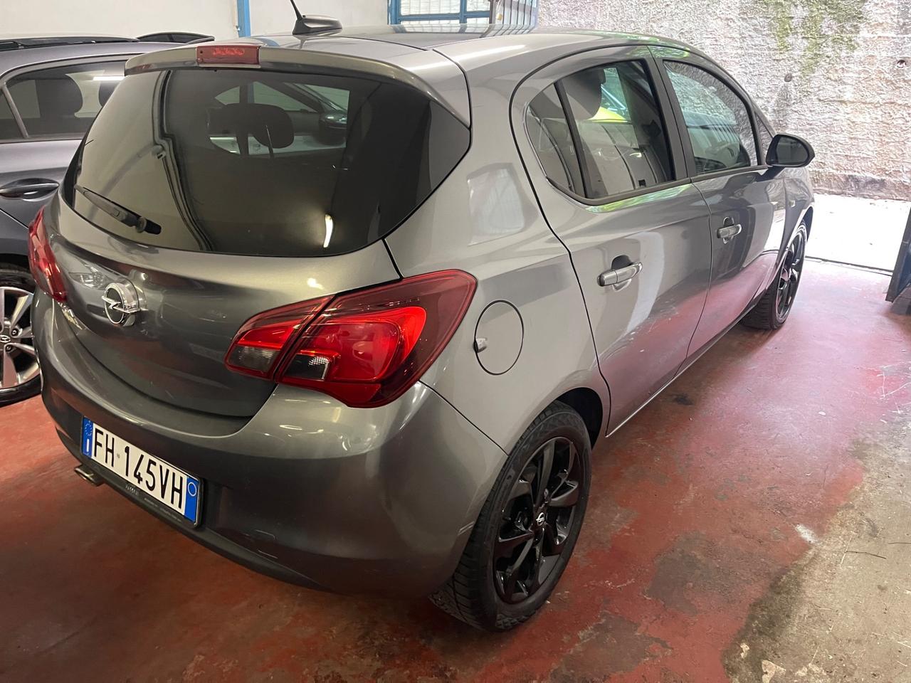 Opel Corsa 1.2 5 porte b-Color